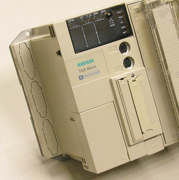 Telemecanique Modicon TSX Micro PLC TSX3721101, TSXDSZ 32T2, TSXDEZ 32D2, TSXRKZ02