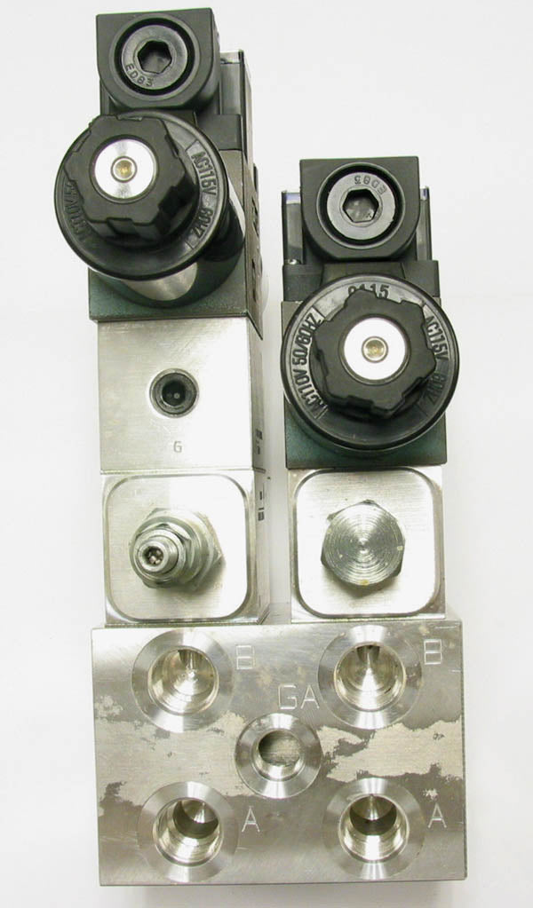 Nachi-Fujikoshi / Sun Hydraulics SS-G01-C6-R-C115-E30 / EBA / GBP Hydraulic 2-Station Solenoid Valve Assembly