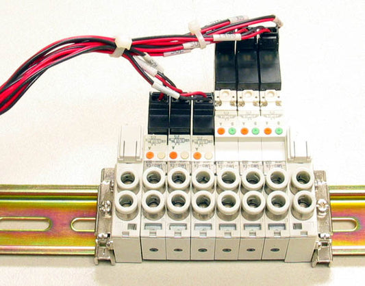 SMC VQ1000 Series Pneumatic Air Valves VQ1371 and VQ1171 Assembly