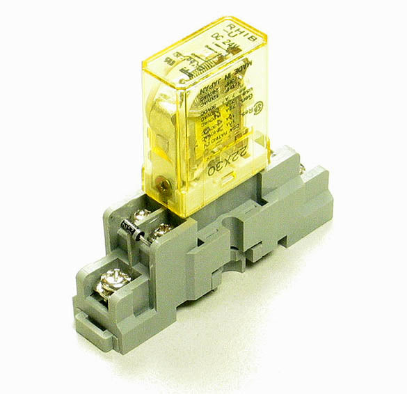 Idec RH1B-UDC24 1PDT 24 VDC Silver Plated contacts Relay 10 Amp