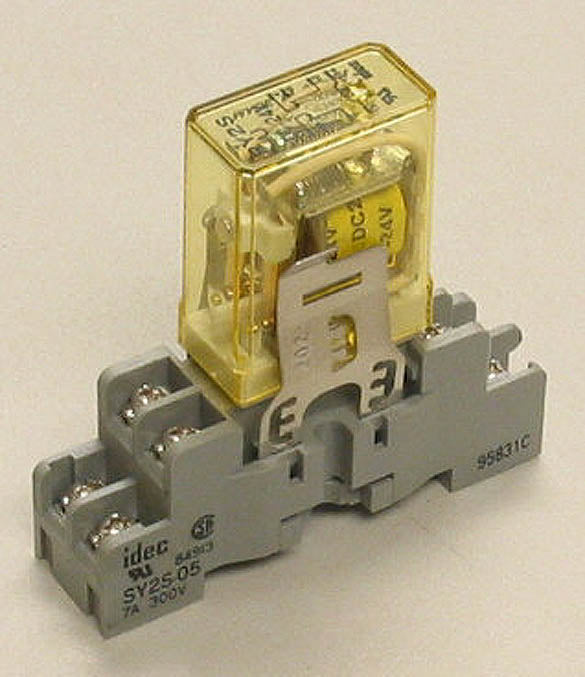 Idec RY2S-UDC24 DPDT 24 VDC Gold Plated contacts Relay 3 Amp