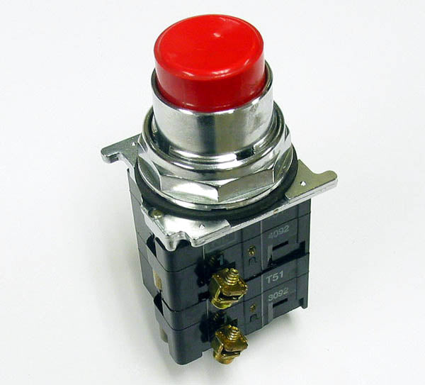 Eaton Cutler Hammer 10250T-91000T Heavy Duty Extended Red Pushbutton Switch 30.5mm 2-NC Contacts