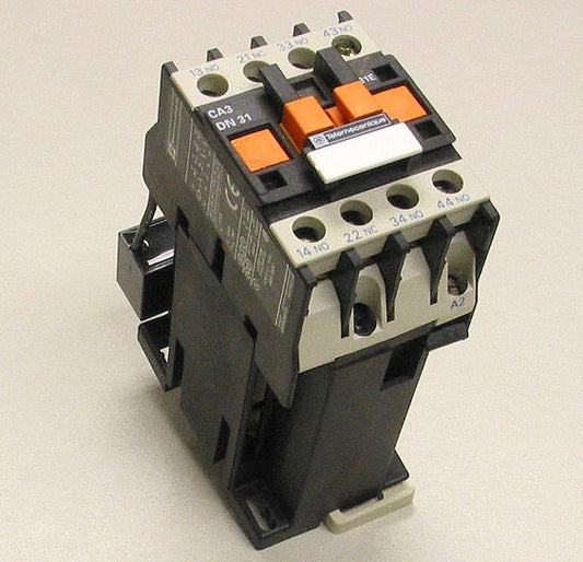 Telemecanique CA3 DN31 24 VDC Relay