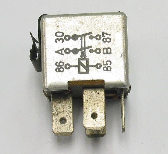 VW / Audi 171959143A Relay